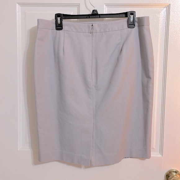 Liz Claiborne Grey Pencil, Size 14, Cotton & Spandex, Career Style, EUC - Picture 4 of 7